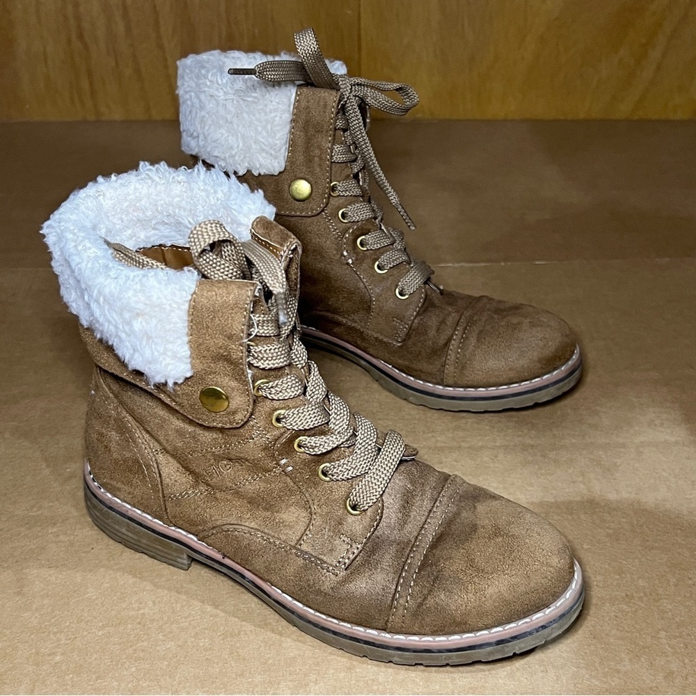 TOMMY HILFIGER Womens Size 6M Brown Suede Serpa Lined Ankle Hike Boot. Lace Up.
